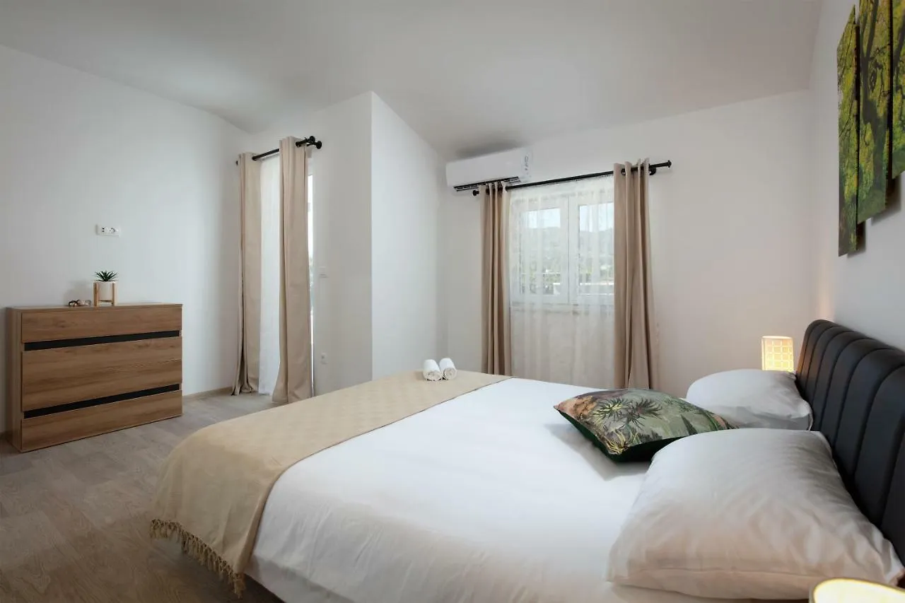 Royal View Apartment Kastela