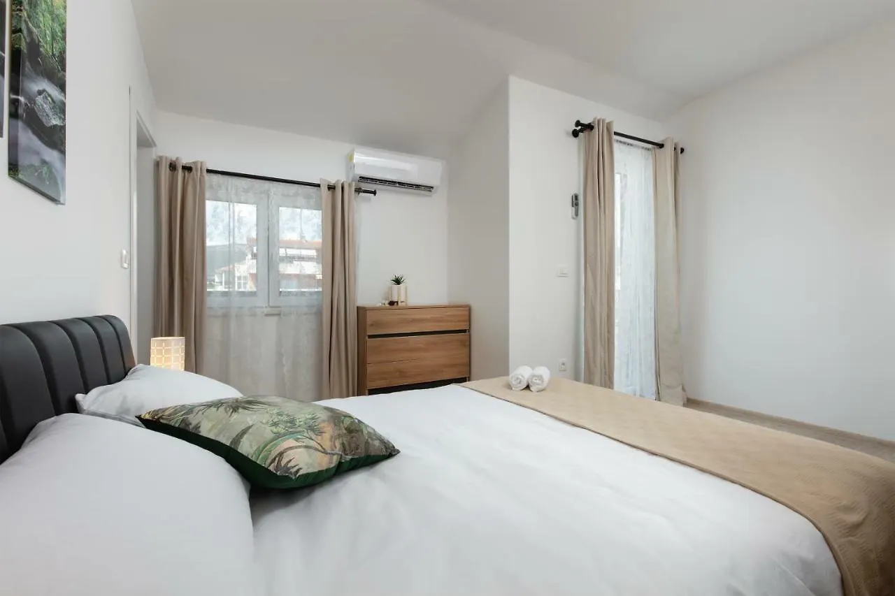 Royal View Apartment Kastela